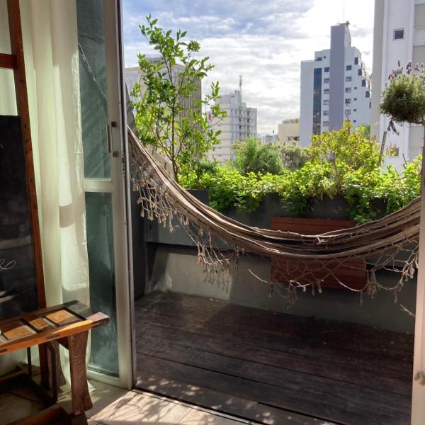 Aconchegante com sacada ao sol