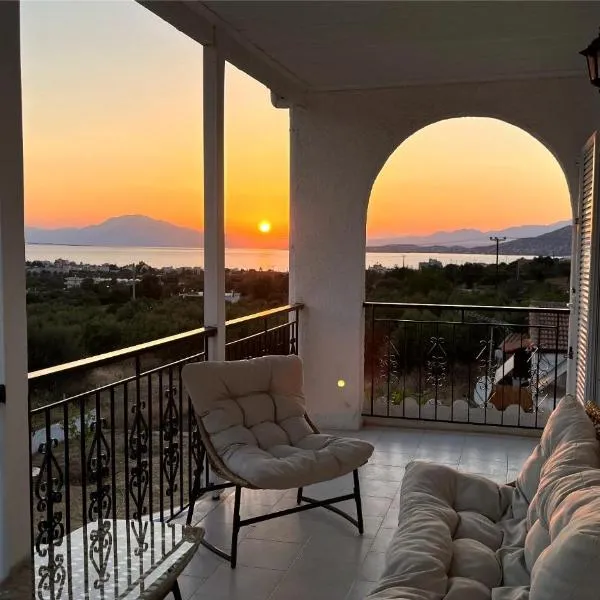 Villa Aelia Luxury Maisonette, hotel in Salamís