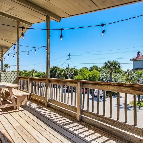 Pet-Friendly Condo Steps to Beach, Dining & Shops, hotel u gradu Tajbi Ajland