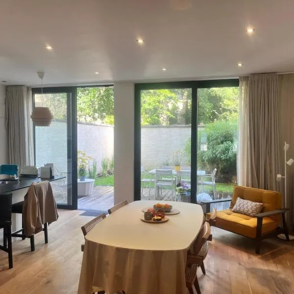 Completely renovated apartment, hotel v Antverpách