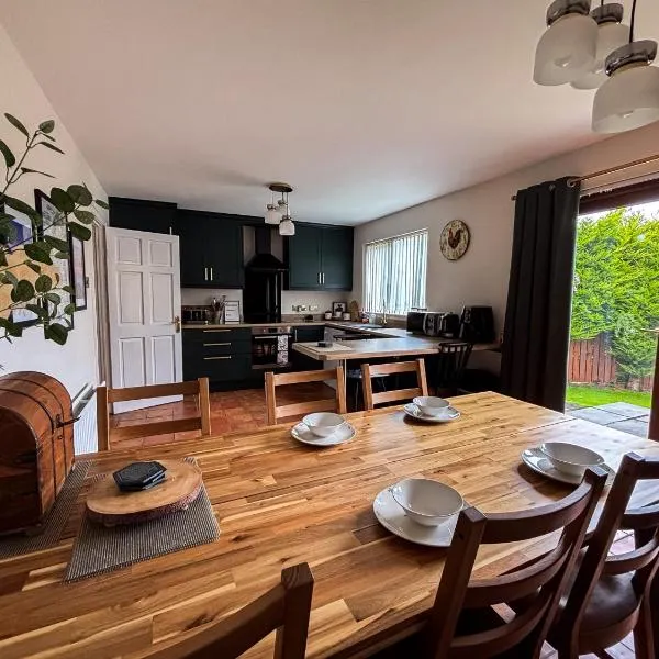 Whitepark Cottage - your home away from home, hotel in Ballycastle