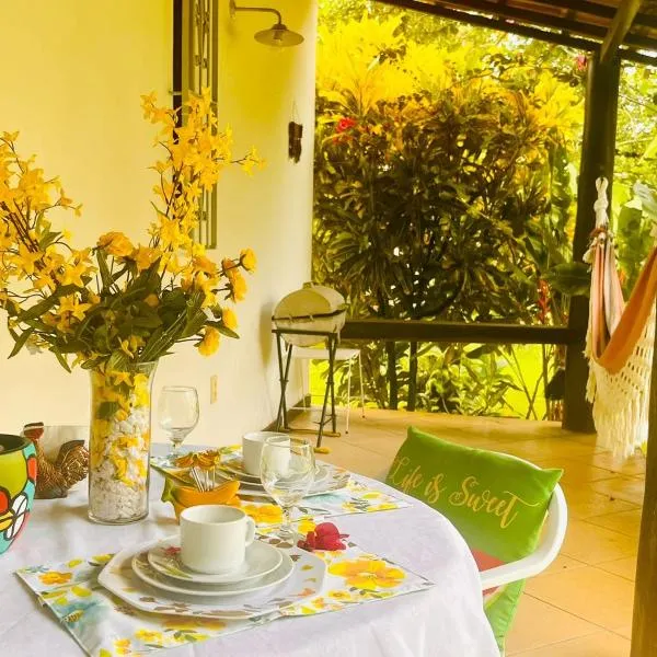 Casinha Aconchegante perto da praia Guarajuba - Bahia, hotel in Guarajuba