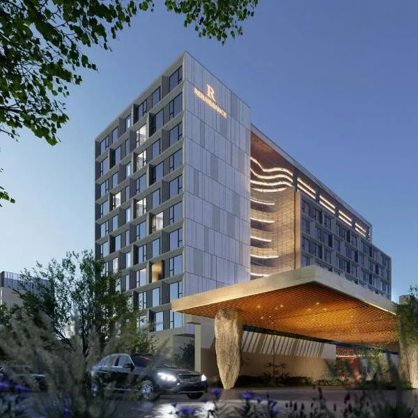 库尔勒绿发万丽酒店, hotell i Korla