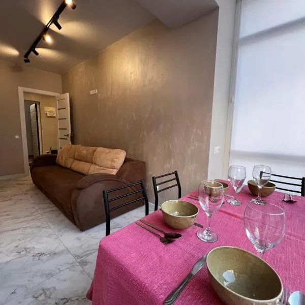 Lux Apartment, ξενοδοχείο σε Dobrovelychkivka