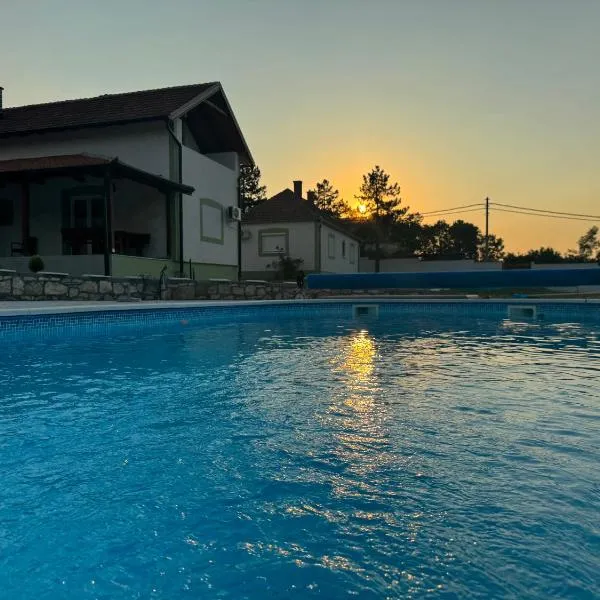 Forest House, hotel in Beljina