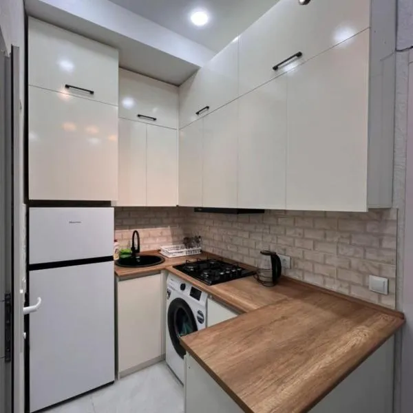 Comfortable 5 rooms apartment, ξενοδοχείο στο Κουτάισι