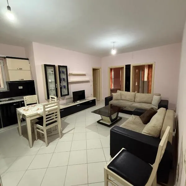Apartament Lola, Hotel in Pogradec