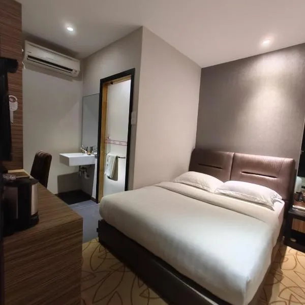 Milano Hotel, hotel a Keluang