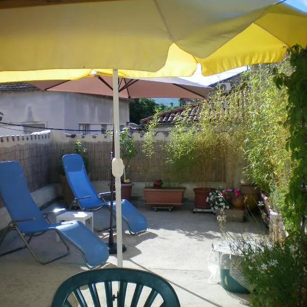 T2 dans maison de village, hotel v destinaci Ganges