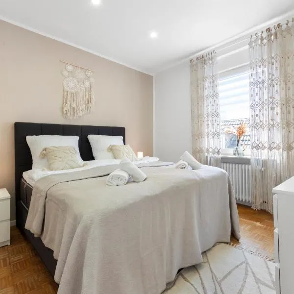 Stay COZY - TOP LAGE - Kingsize Betten - Parkplatz - Balkon - Netflix, hotel in Aschaffenburg