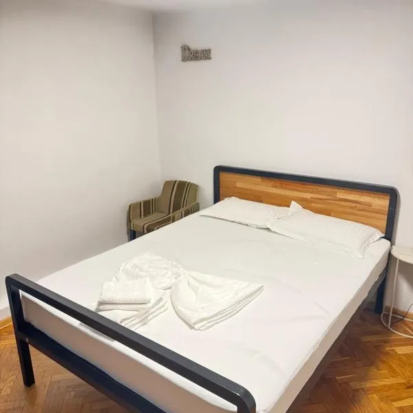 DreamPlace Airport & Therme 4, hotel in Otopeni