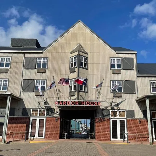 Harbor House Hotel and Marina at Pier 21, hotel in Galveston