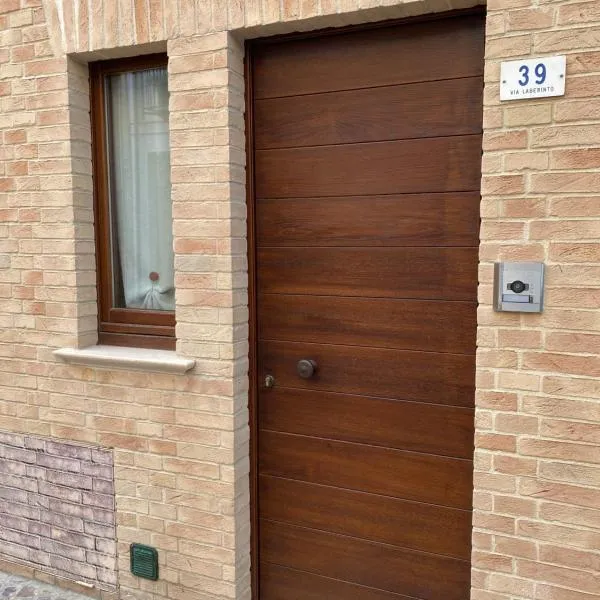 Dimora Laberinto，位于圣贝内代托-德尔特龙托的酒店