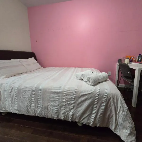 Cozy Room 4mins from Ottawa-Gatineau Airport, hotel in Gatineau