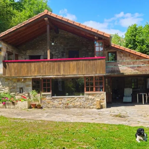 Finca la Vegacha casa tradicional pasiega, hotel in San Roque de Ríomiera