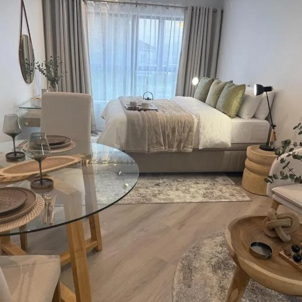 Platform 132 - 2 On Tabak with onsite Parking, Hotel in Paarl