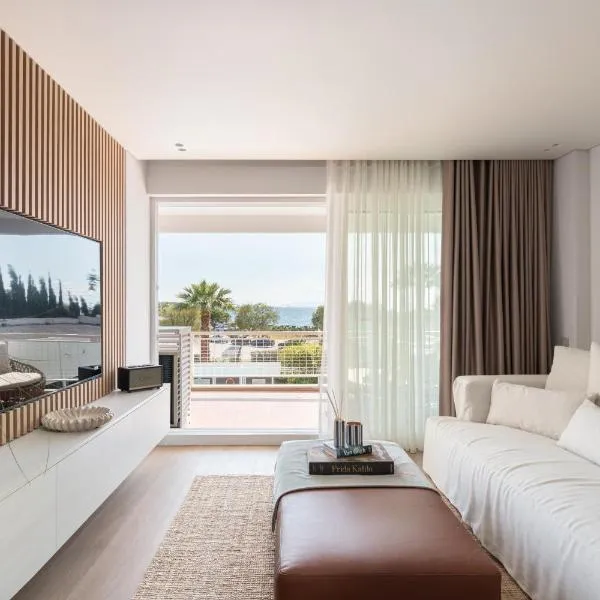 1BD SV Beach Condo with Pool, Hotel in Athen