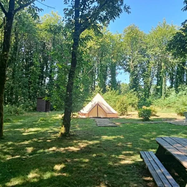 tente nature, hotel v destinaci Plouray
