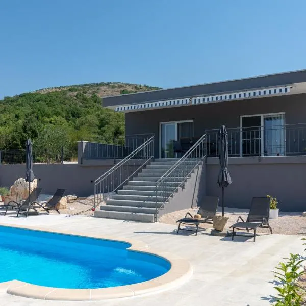 Villa Life, хотел в Vučevica