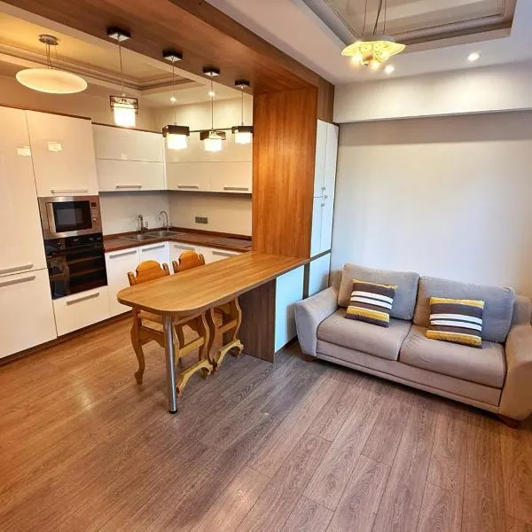 Central Chișinău Apartment - 2 Minutes from Main Square, hotel in Chişinău