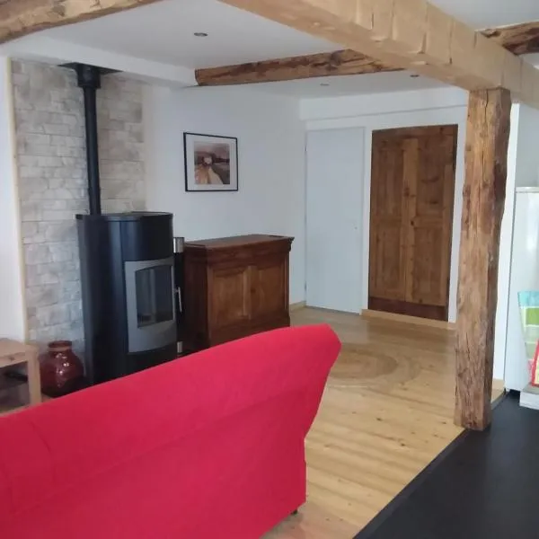 Appartement dans maison de village, hotel in Crots