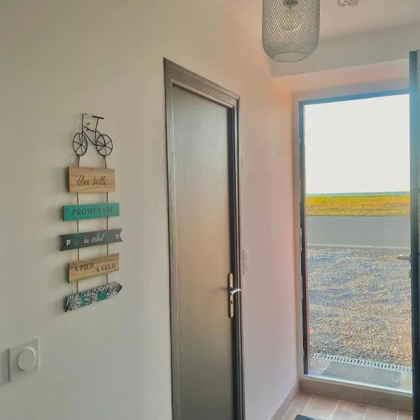 Hirel에 위치한 호텔 Maison en bord de mer