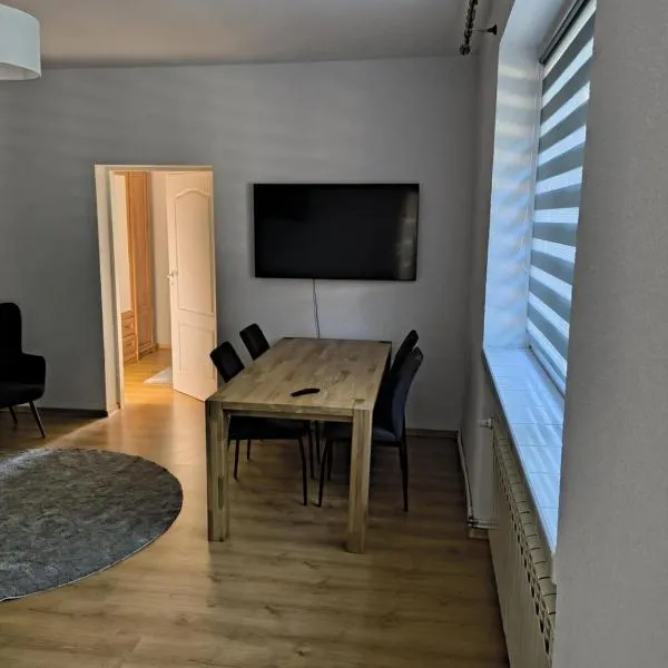 Nocleg pod Orzechem Apartament z 2 pokojami, hotel di Wapnica