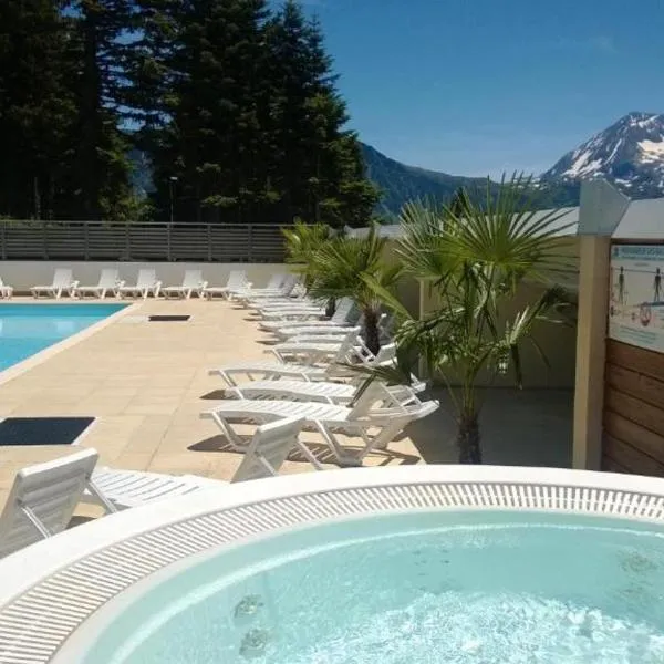 Appartement 2 chambres au pied des pistes et de l'école ESF, hotel em Chamrousse