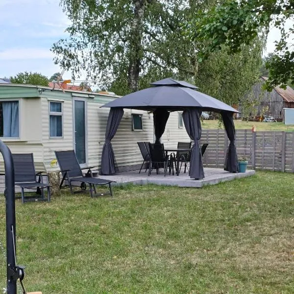 Domek holenderdki ZaCisze 2, hótel í Augustów