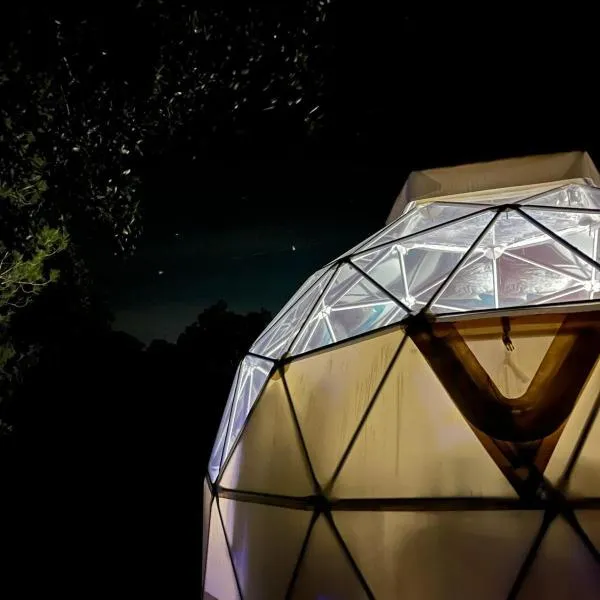 Hébergement insolite en bulle et spa, hotel in Aniane