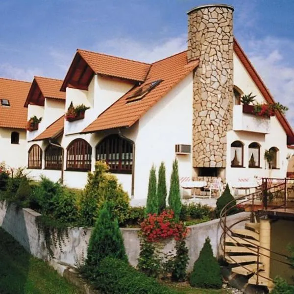 Pension Schmitt, hotel v destinaci Waldfenster