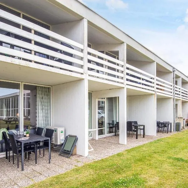 7 person holiday home in Ringkøbing, hotel i Ringkøbing