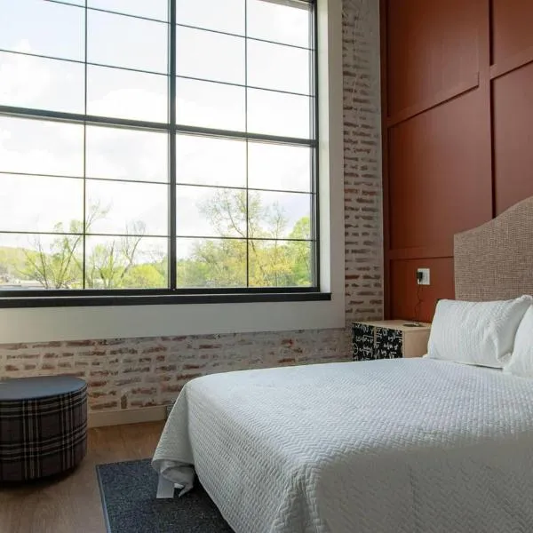 The Schoolhouse Hotel, Trademark Collection by Wyndham, hotel in White Sulphur Springs