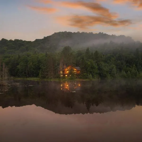 Chalet Mazama - Private Lake - Hot Tub - 16P, hótel í Wentworth-Nord