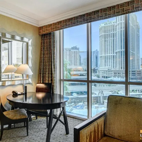 MGM Signature-03-611 Strip View Jacuzzi Studio, hotel in Las Vegas