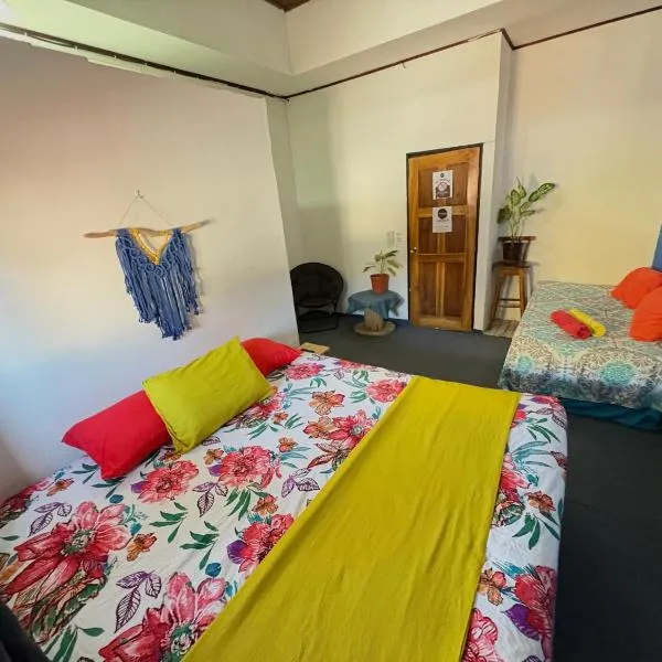 Cheap Hostel Quepos, hotel a Quepos
