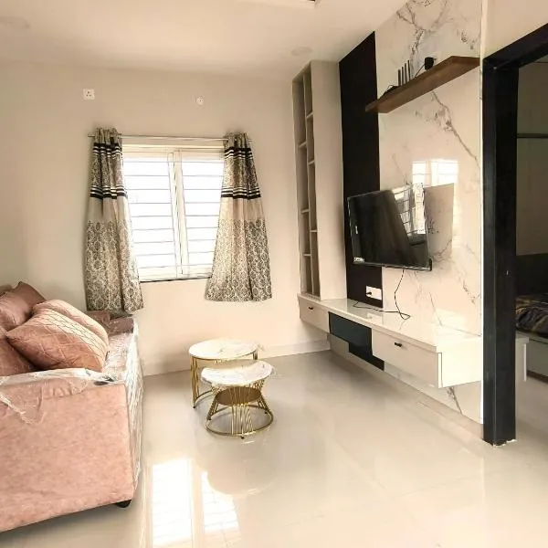 1 BHK Penthouse Just Launched with Modern Interiors Next to Main Road, hotel in Hyderabad