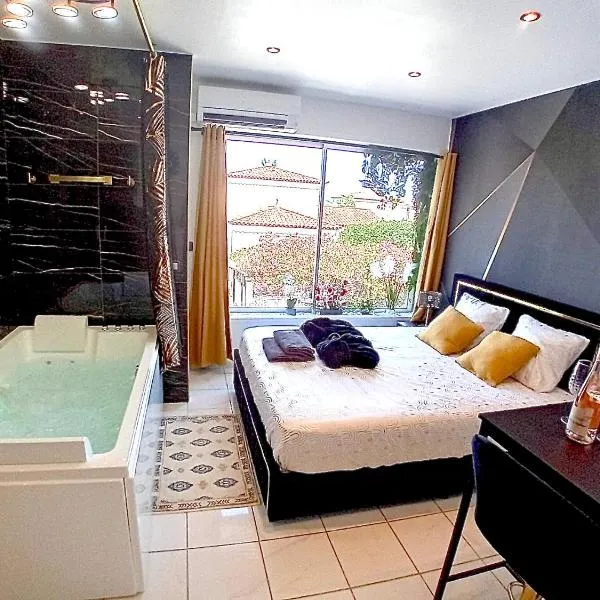 Luxury Beach Room: Frontignan şehrinde bir otel