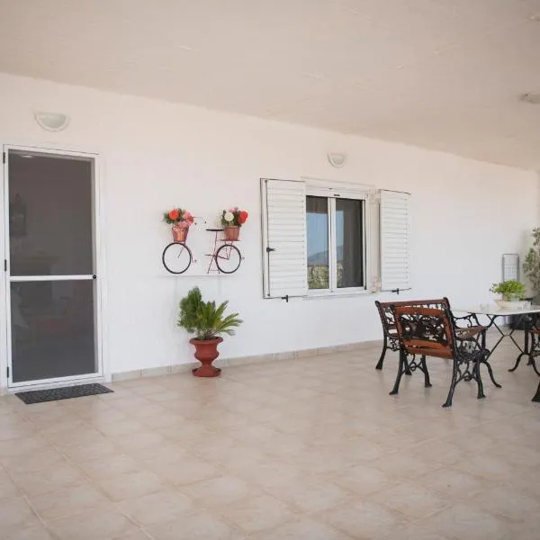 Irida Suite, hotel v destinaci Salamís