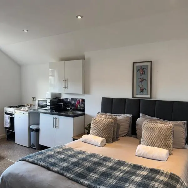 Cosy countryside stay- Waters Upton, Telford, hotel v destinaci Telford