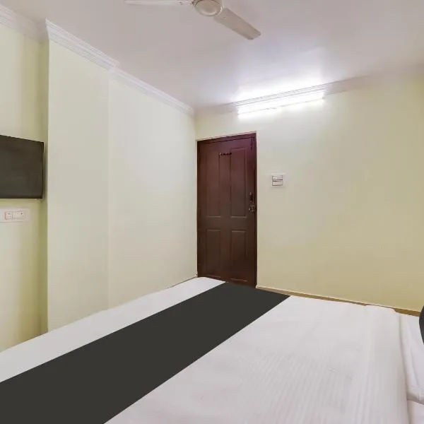 Hotel O SS ELITE, khách sạn ở Karīmnagar