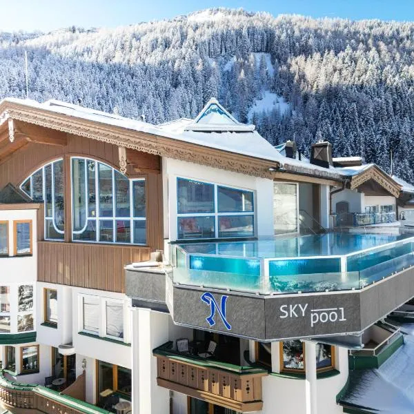 Hotel Neuhintertux 4 Sterne superior, hotel di Tux