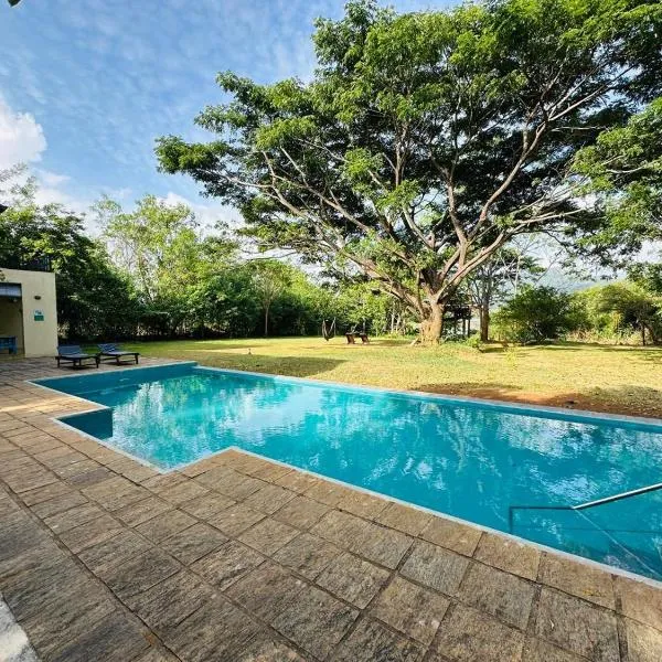 Gaia Lake Kandalama, khách sạn ở Dambulla