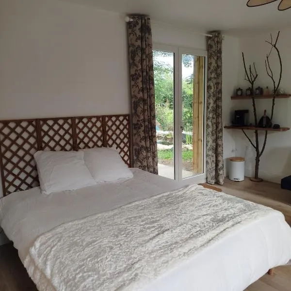Chambre vallée de la course, hotel em Parenty