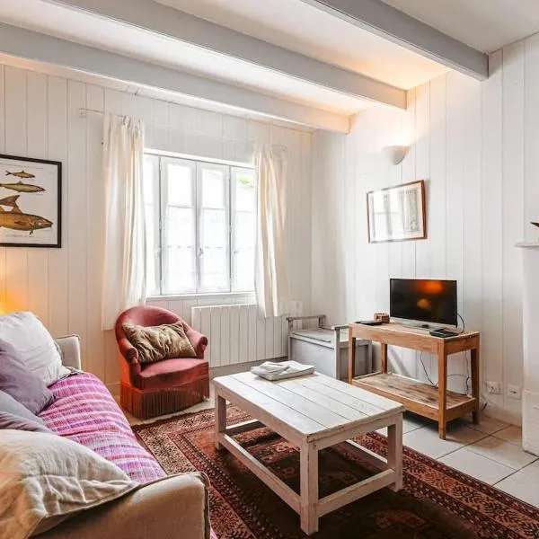 Charming fisherman's cottage in Ars en Ré, hotel di Ars-en-Re