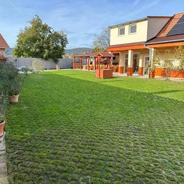 Tündérrózsa Vendégház Pásztó, hotel a Pásztó