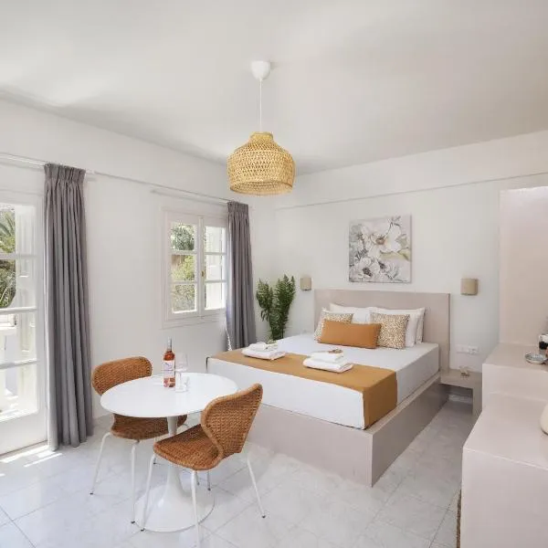 Palos Luxury Suites, hotel in Kinion