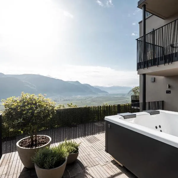 My Spring - Panoramic Suites: Lana şehrinde bir otel