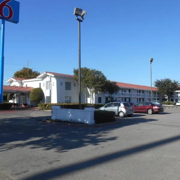 Motel 6-Garland, TX - Northeast Dallas, hotel v destinaci Garland