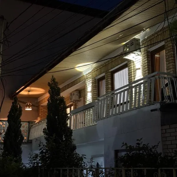 Serana Stays，位于佩奇的酒店